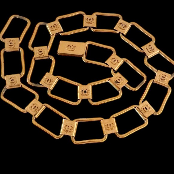 Chanel Vintage Gold Plated CC Logo Chain Link Belt - Picture 2 of 2